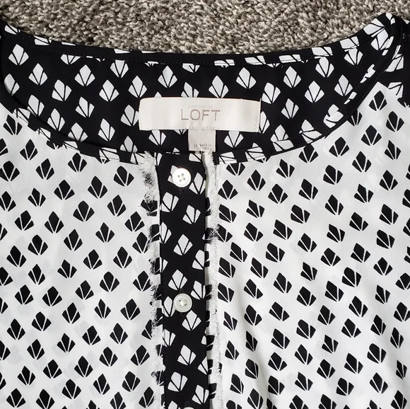 LOFT mixed media shell tank top sleeveless with pattern - Picture 2 of 8